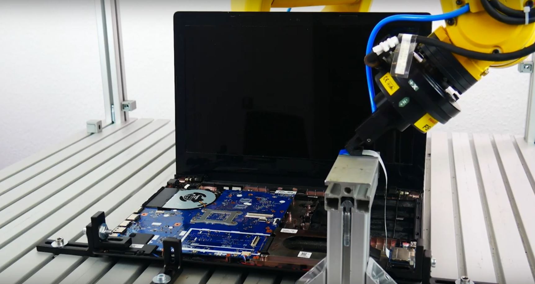 ArtiMinds Robotics - easily solve demanding applications like ribbon cable assembly with ArtiMinds